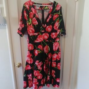 Adorable black dress w/tulip pattern